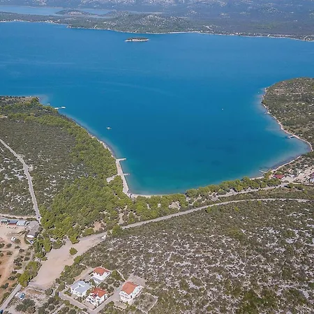 Apartment Tisno 19 Апартаменты *